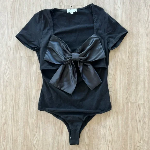 Petal & pup stain bow bodysuit nwot - Picture 6 of 6